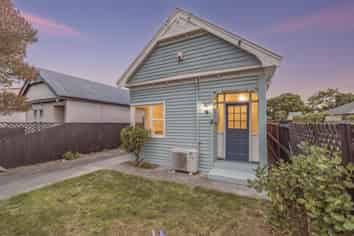 17 Manning Place, Woolston