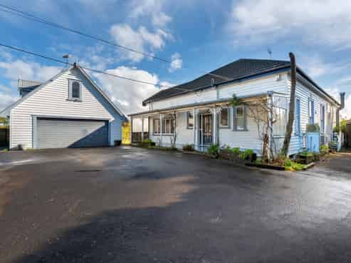 1274 East Coast Road, Redvale