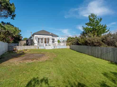 1274 East Coast Road, Redvale
