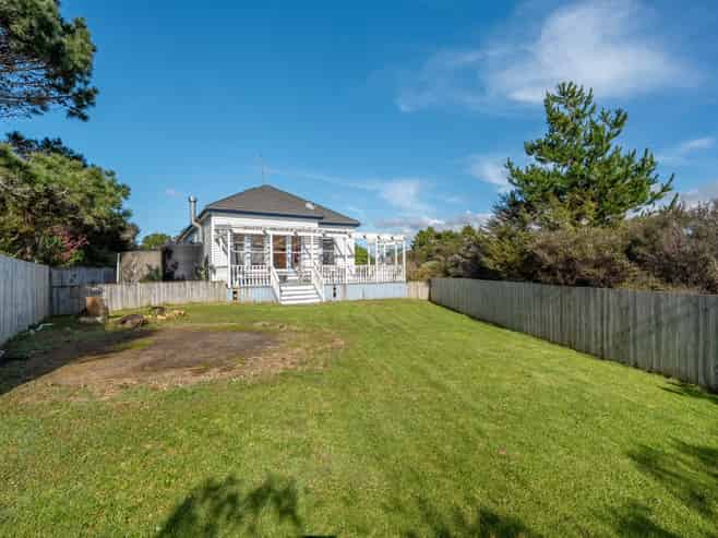 1274 East Coast Road, Redvale