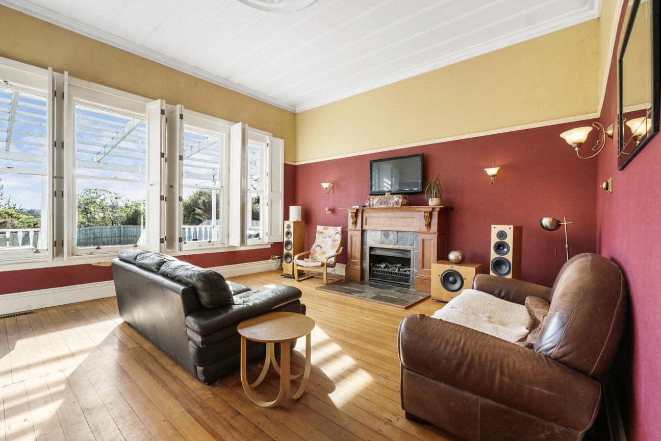 Timeless Villa Living with Room to Grow - Mehr