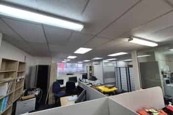 Affordable ground floor office with parking