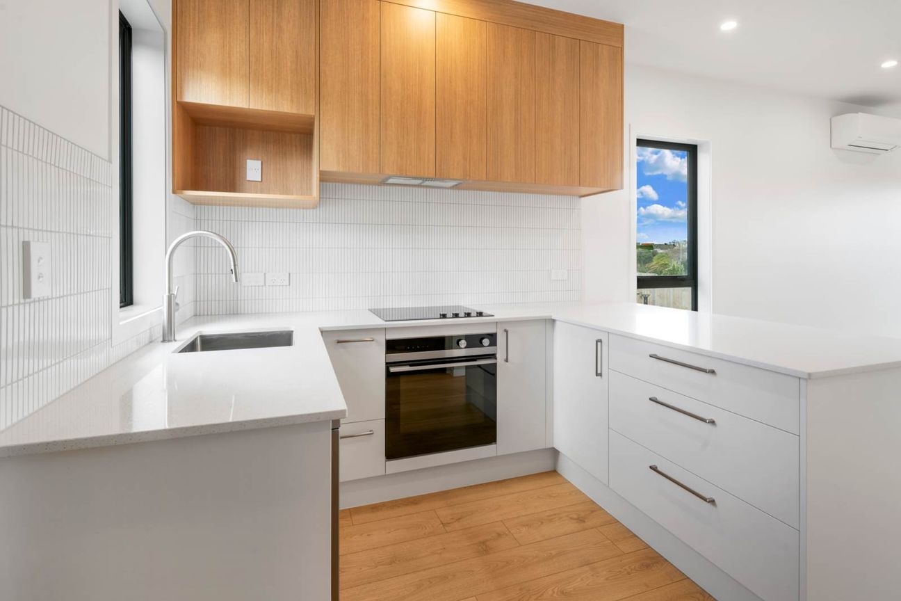 Brand New Sunny 2 Bedroom On the Heights – další