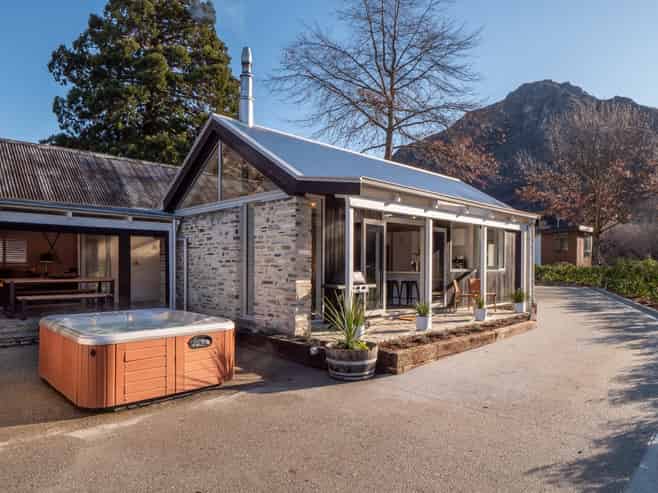 9 Gala Burn Lane, Manse Cottage, Arrowtown