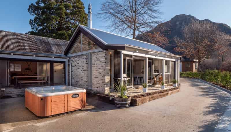 9 Gala Burn Lane, Manse Cottage, Arrowtown