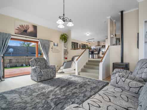 2 Holcombrooke Lane, Welcome Bay