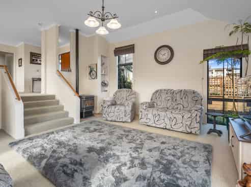 2 Holcombrooke Lane, Welcome Bay