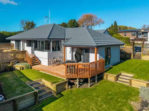 2 Holcombrooke Lane, Welcome Bay