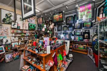 Established Gift Shop in Prime Kawakawa Location – The Grass Hut