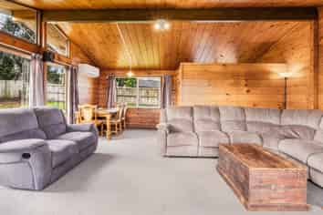 14 Cherry Grove, TUAKAU