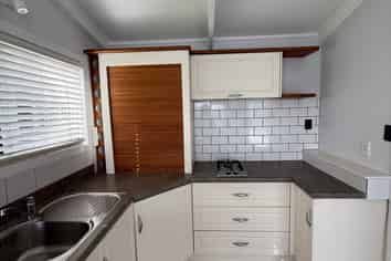32 Wades Road, Whitford