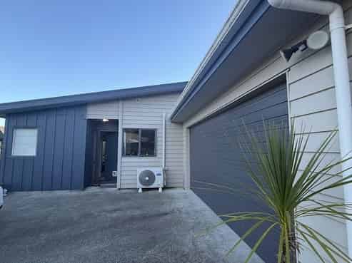 12a Riverstone Drive, Riverstone Terraces