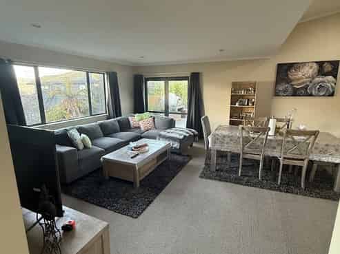 12a Riverstone Drive, Riverstone Terraces