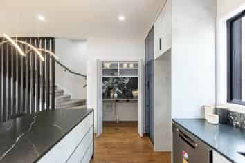 6/65 Stottholm Road, Titirangi