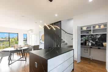 6/65 Stottholm Road, Titirangi