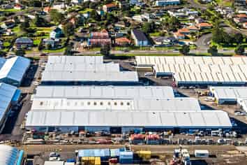 Large-Scale Tamaki Estate Warehouse | 3,648 m2
