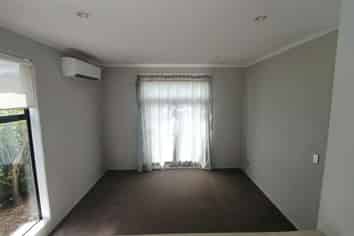 6 Lane Cameron Place, Flat Bush