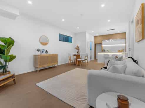 73A & 73E Archmillen Avenue, Pakuranga Heights