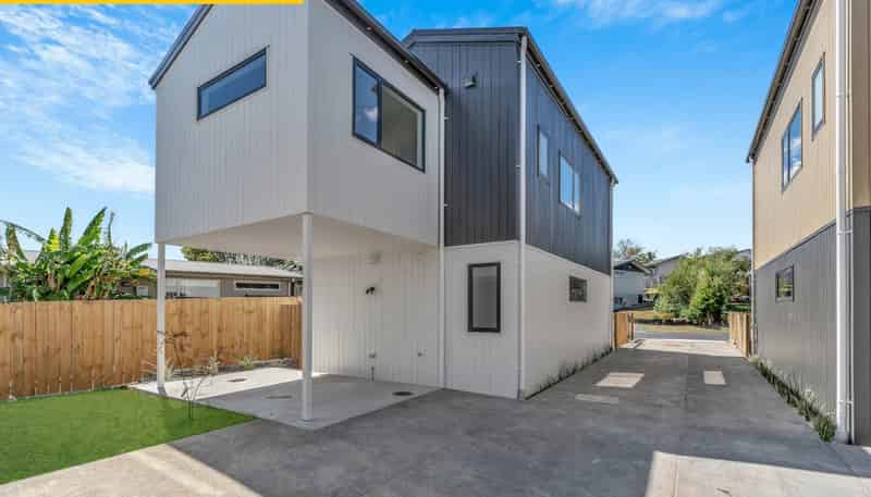 73A & 73E Archmillen Avenue, Pakuranga Heights