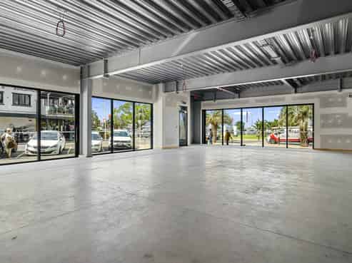 Unrivalled exposure, seamless indoor-outdoor flow