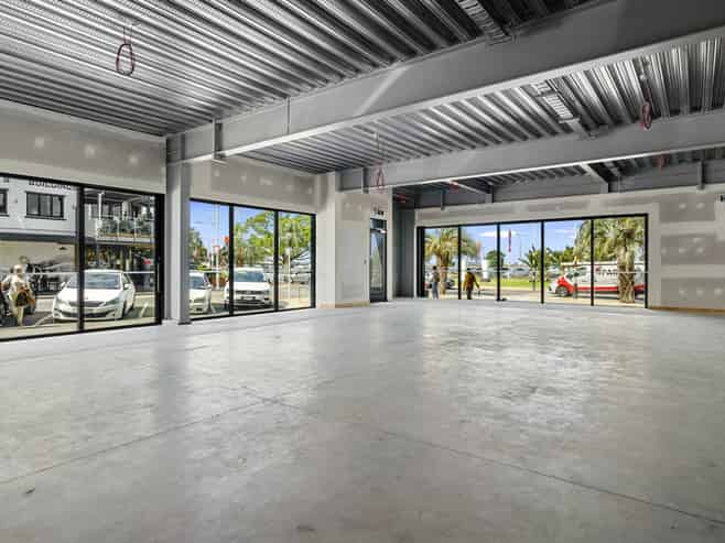 Unrivalled exposure, seamless indoor-outdoor flow