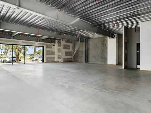 Unrivalled exposure, seamless indoor-outdoor flow
