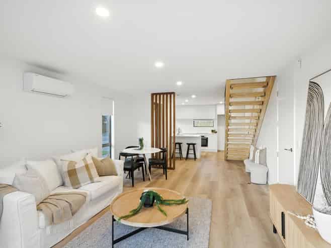 112B Edgeware Road, Saint Albans