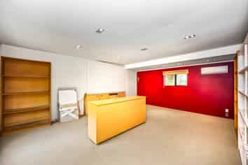 INDUSTRIAL UNIT FOR SALE IN WESTGATE
