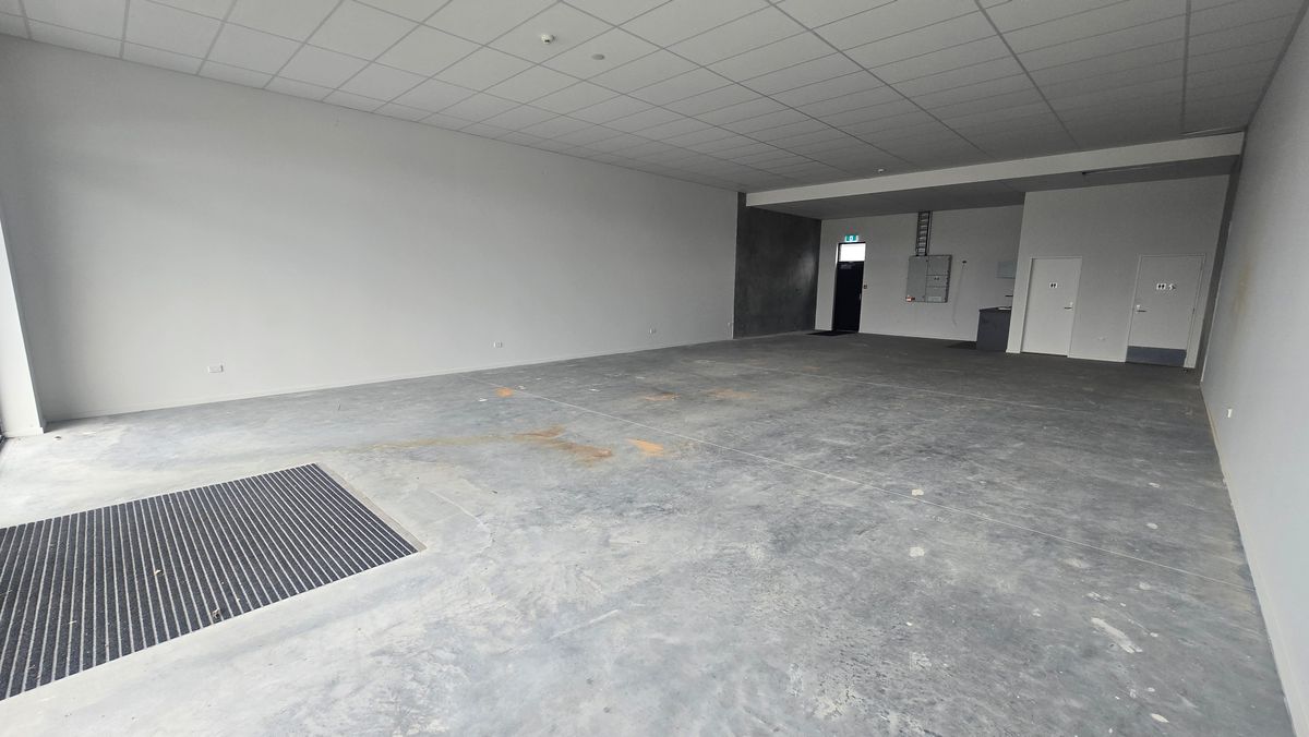New Retail Complex, 3 Units Left - Lisää