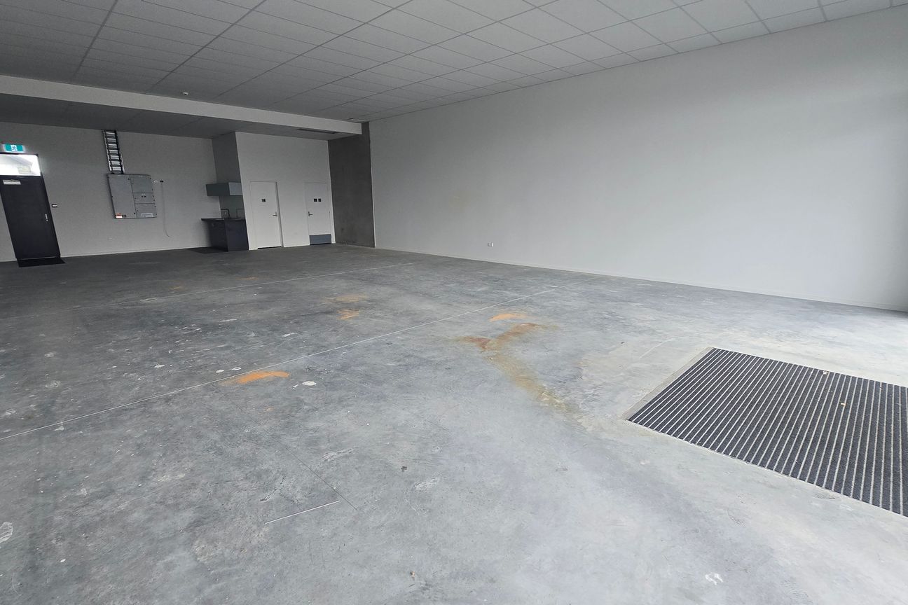 New Retail Complex, 3 Units Left - Bild 3