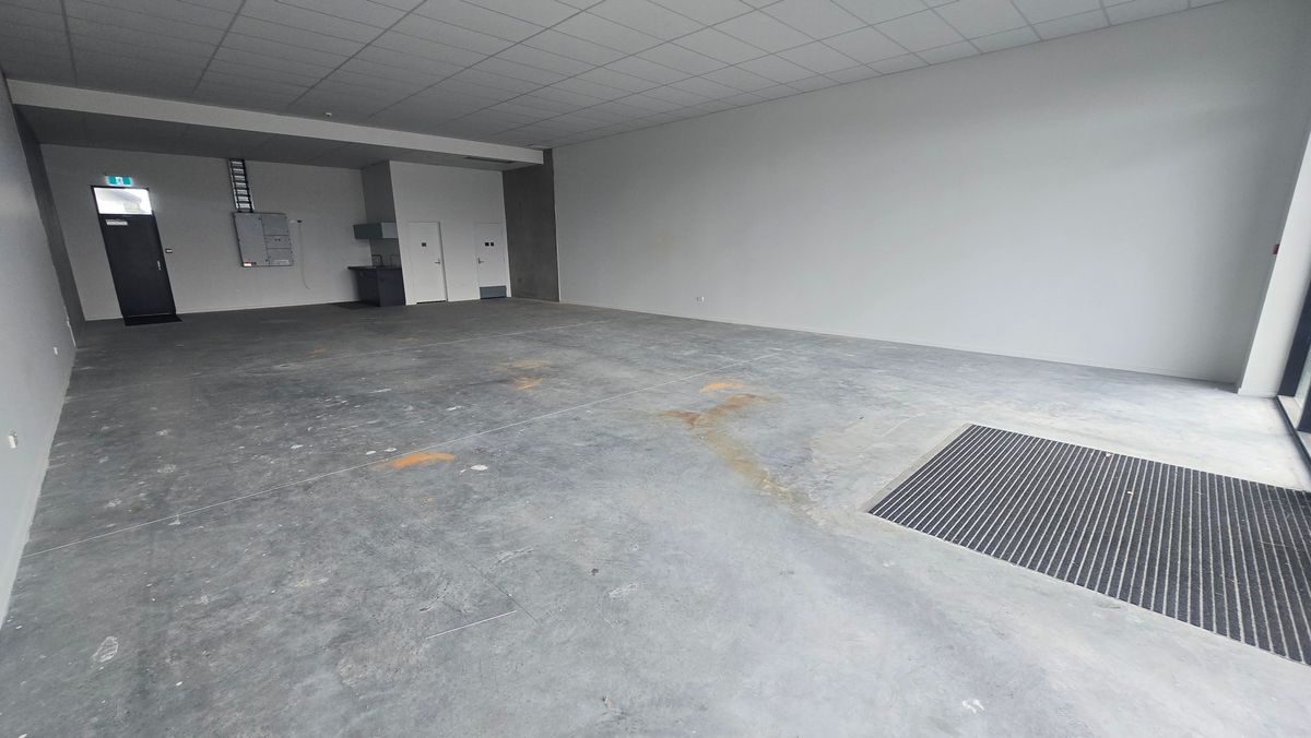 New Retail Complex, 3 Units Left - Näkymä 3