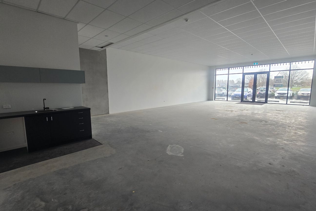 New Retail Complex, 3 Units Left - Bild 5