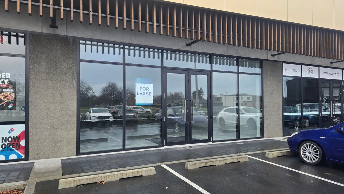 New Retail Complex, 3 Units Left - Näkymä 2