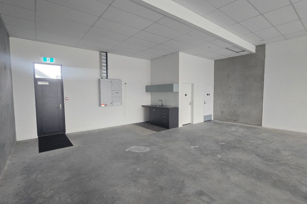 New Retail Complex, 3 Units Left - Bild 4
