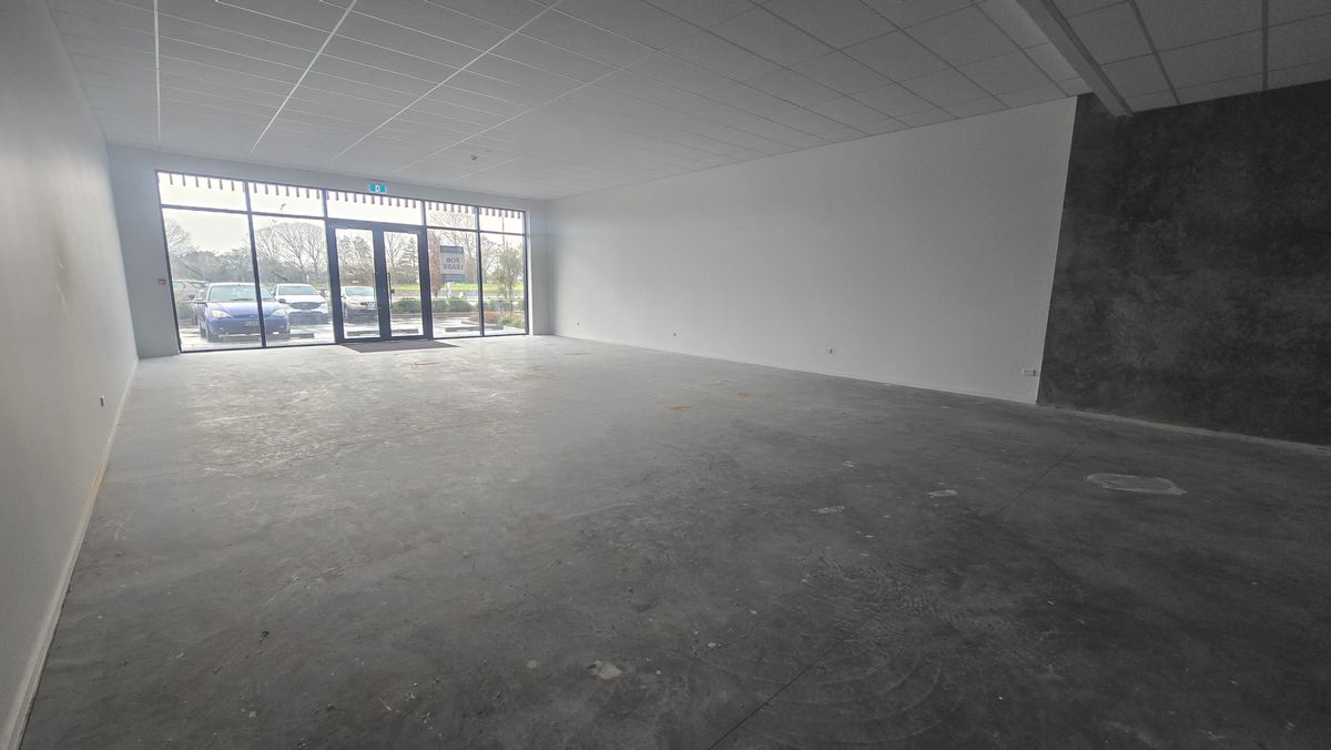 New Retail Complex, 3 Units Left - Näkymä 6