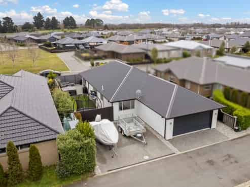 6 Aroha Street, Pegasus