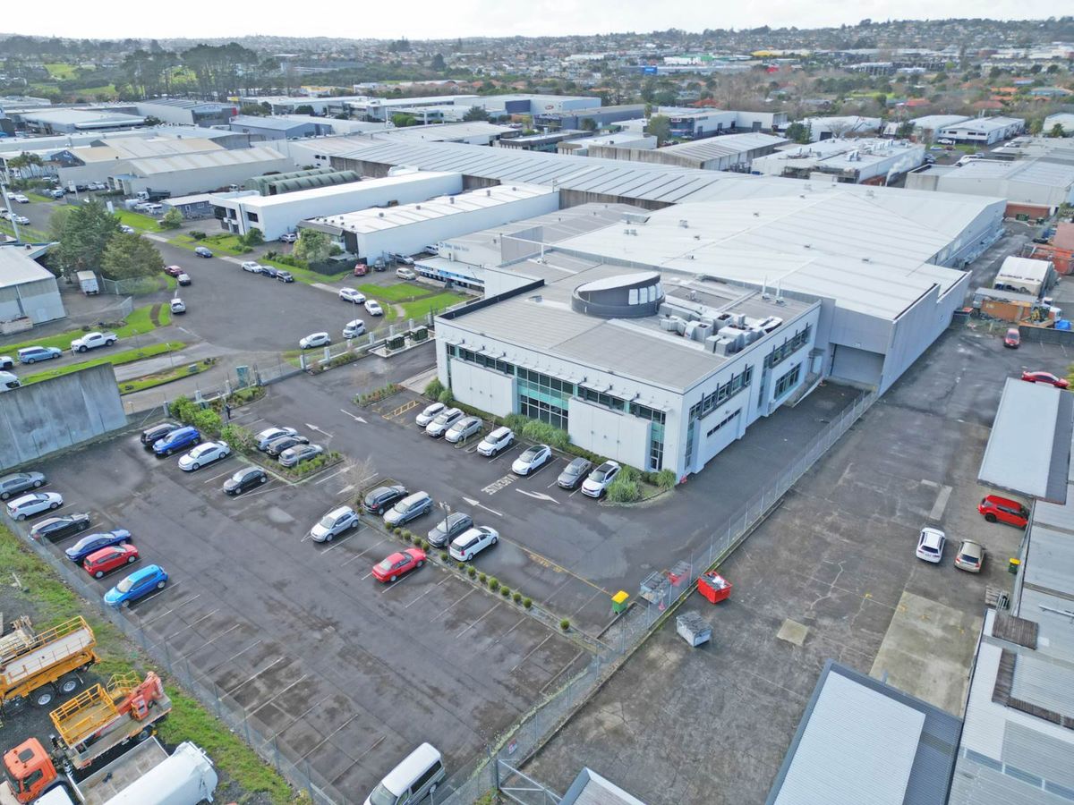 AFFORDABLE AND FUNCTIONAL WAREHOUSING – pohled 3