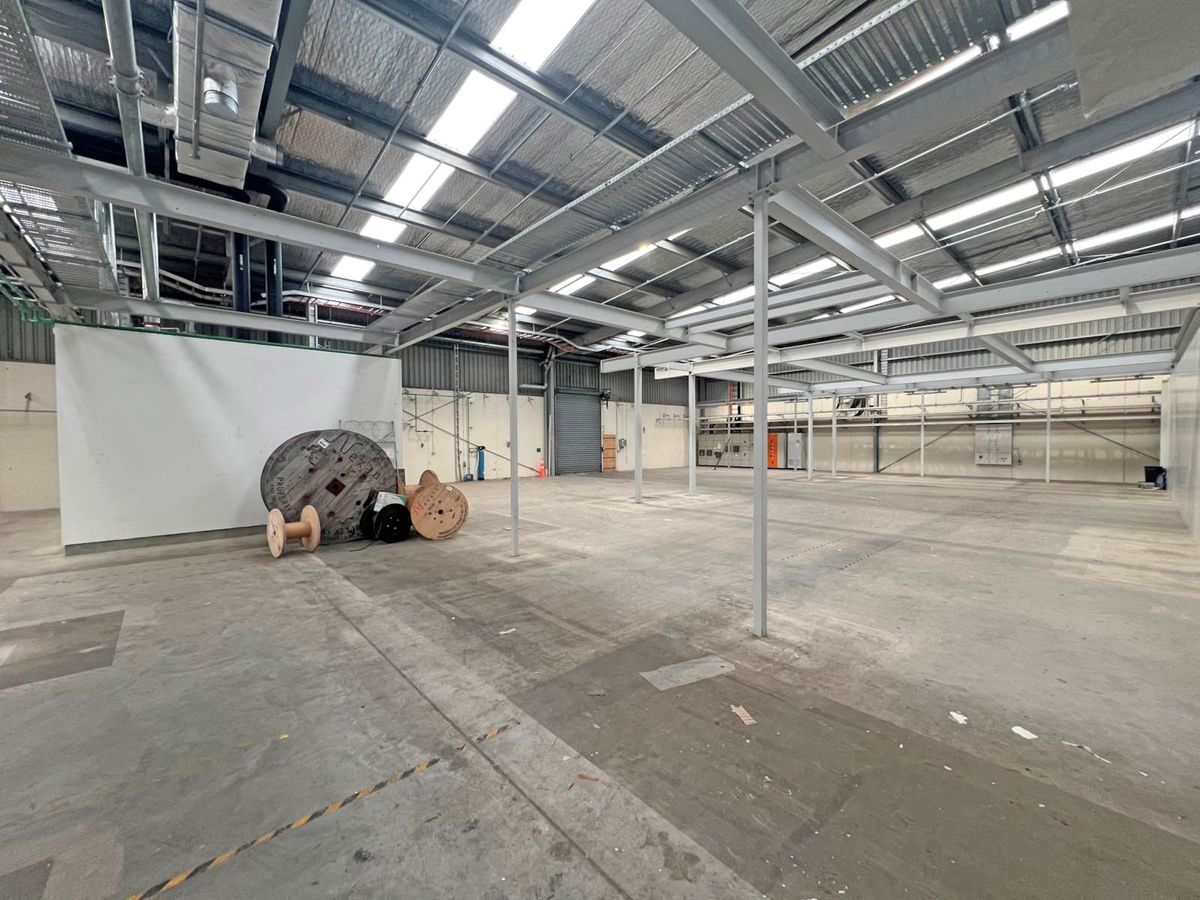 AFFORDABLE AND FUNCTIONAL WAREHOUSING – pohled 5