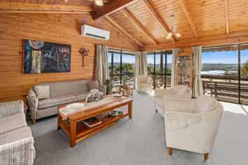 76 Brick Bay Drive, Sandspit