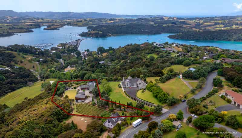 76 Brick Bay Drive, Sandspit