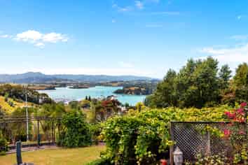 76 Brick Bay Drive, Sandspit