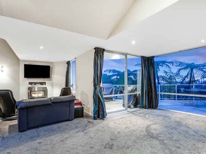 73 Viewmont Drive, Harbour View