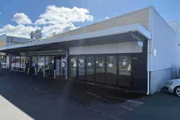 HOSPITALITY ON ROSEBANK ROAD
