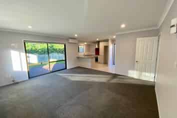 2/17 Birman Close, Half Moon Bay