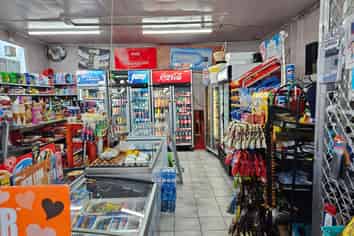 DAIRY WITH 3 BEDROOM ACCOMMODATION