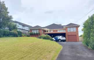 8 Beach Road, Mellons Bay