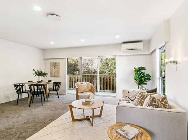 15B Caesars Place, Churton Park