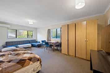 Units 1-3/91 Waikawa Road, Picton