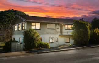 Units 1-3/91 Waikawa Road, Picton