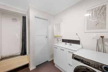Units 1-3/91 Waikawa Road, Picton